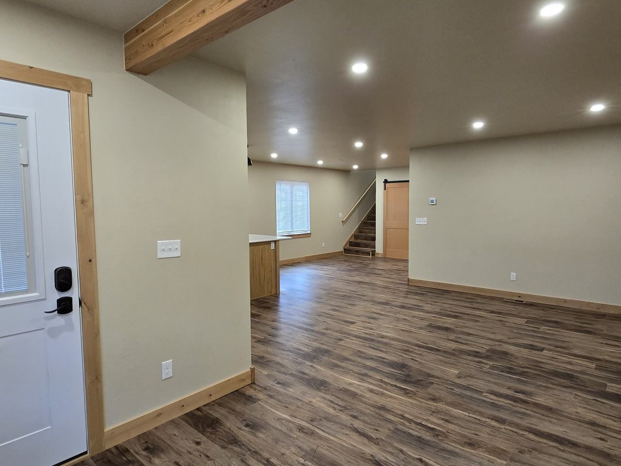 885 Oak St #B - Photo 4 of 25