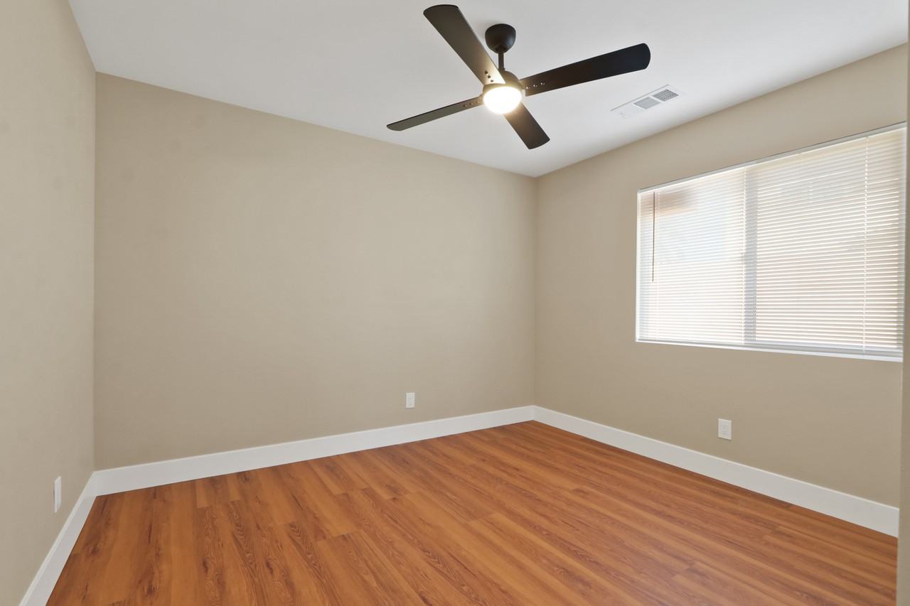 1833 E 7th St #NA - Photo 5 of 10