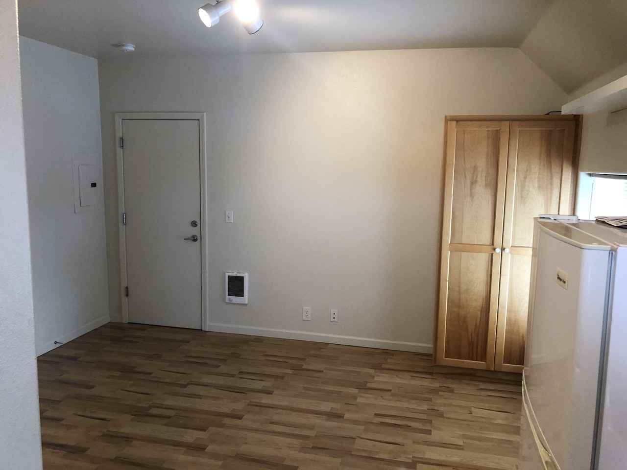 260 W 6th Ave #8 - Photo 3 of 16