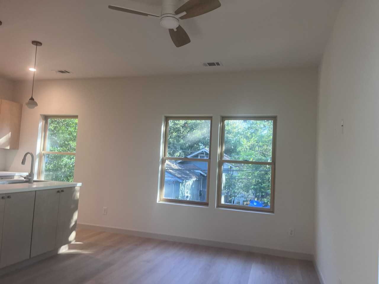 1111 E 32nd St #B - Photo 6 of 10