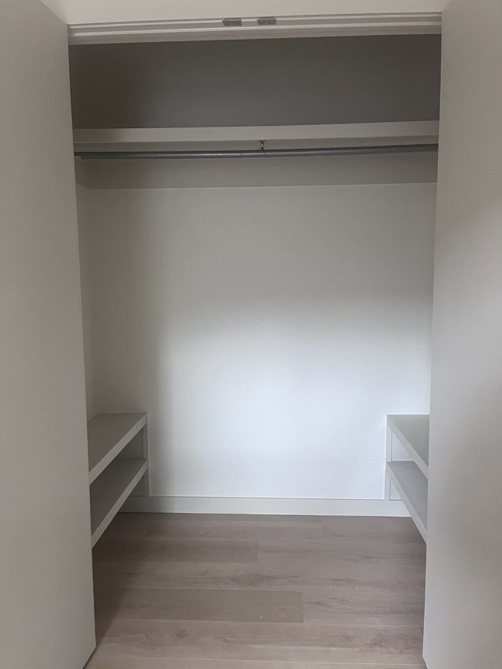 1111 E 32nd St #B - Photo 7 of 10
