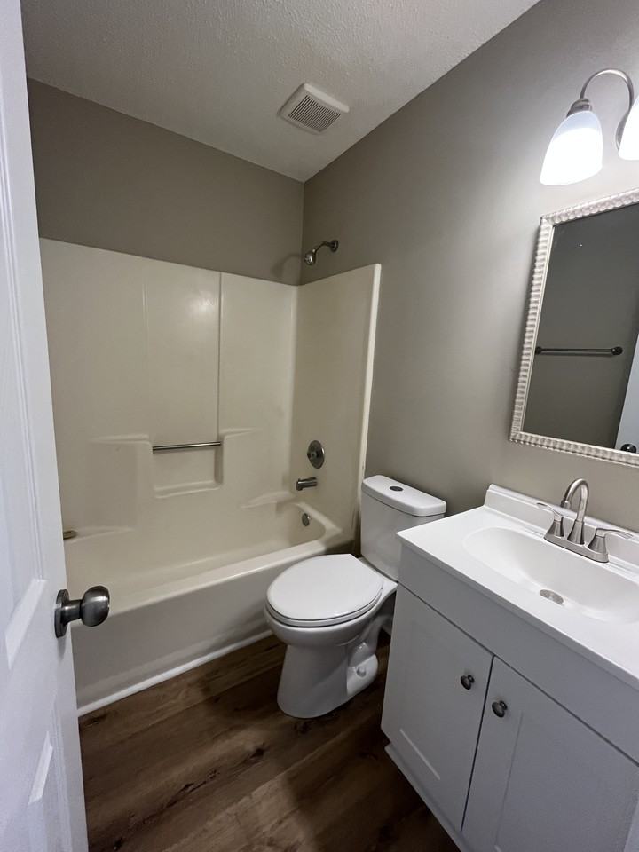 8 Southern Ct #NA - Photo 5 of 8