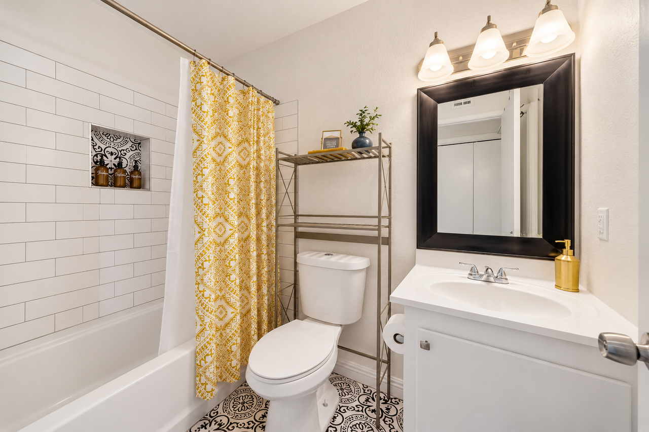 1778 W 28th St #NA - Photo 7 of 18