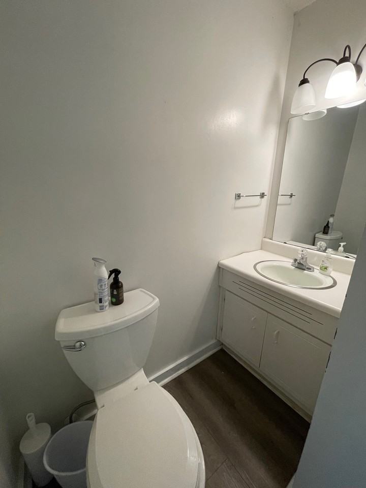 76 Glenbrook Dr - Photo 2 of 8