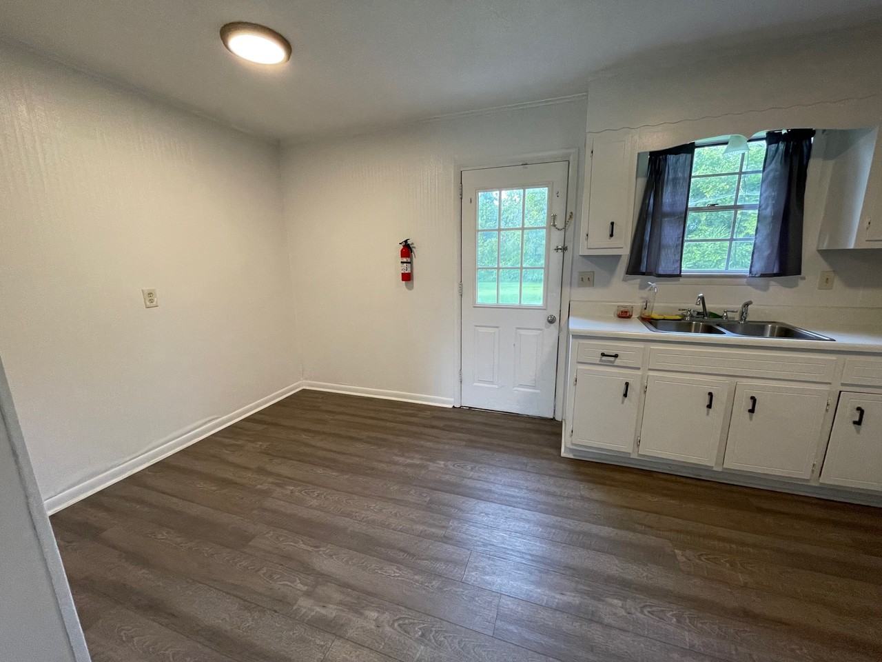 76 Glenbrook Dr - Photo 4 of 8