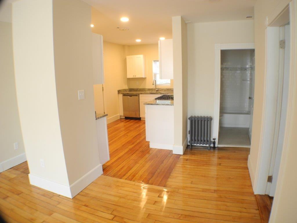 1627 Cranston St #1 - Photo 3 of 15