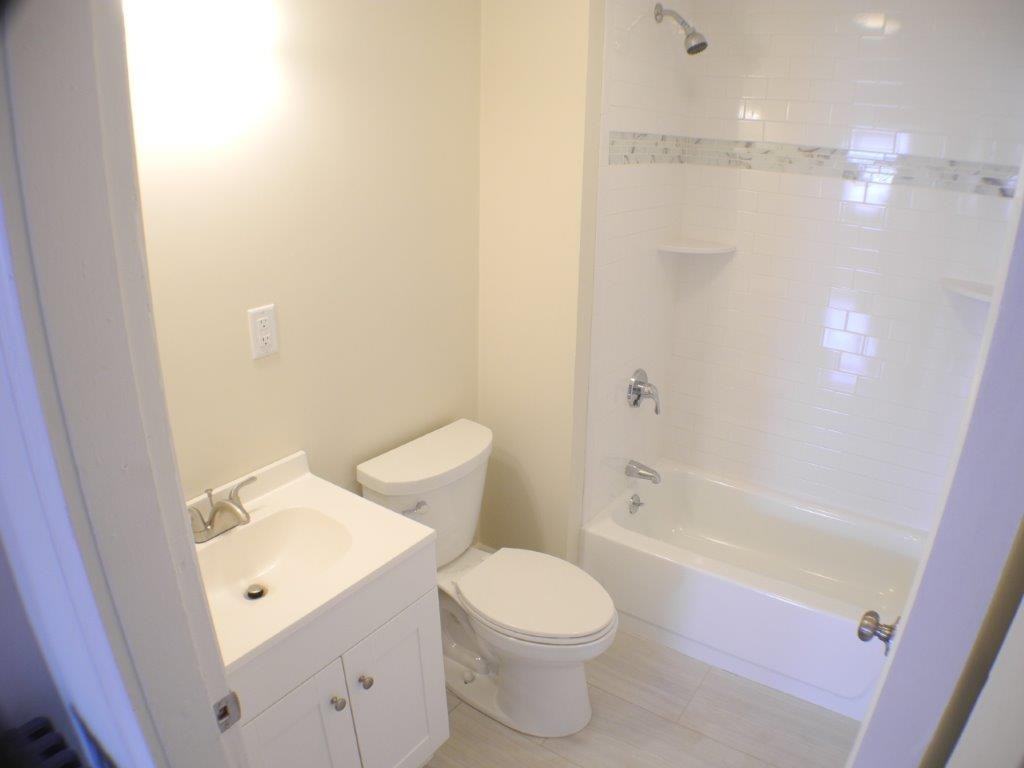 1627 Cranston St #1 - Photo 4 of 15