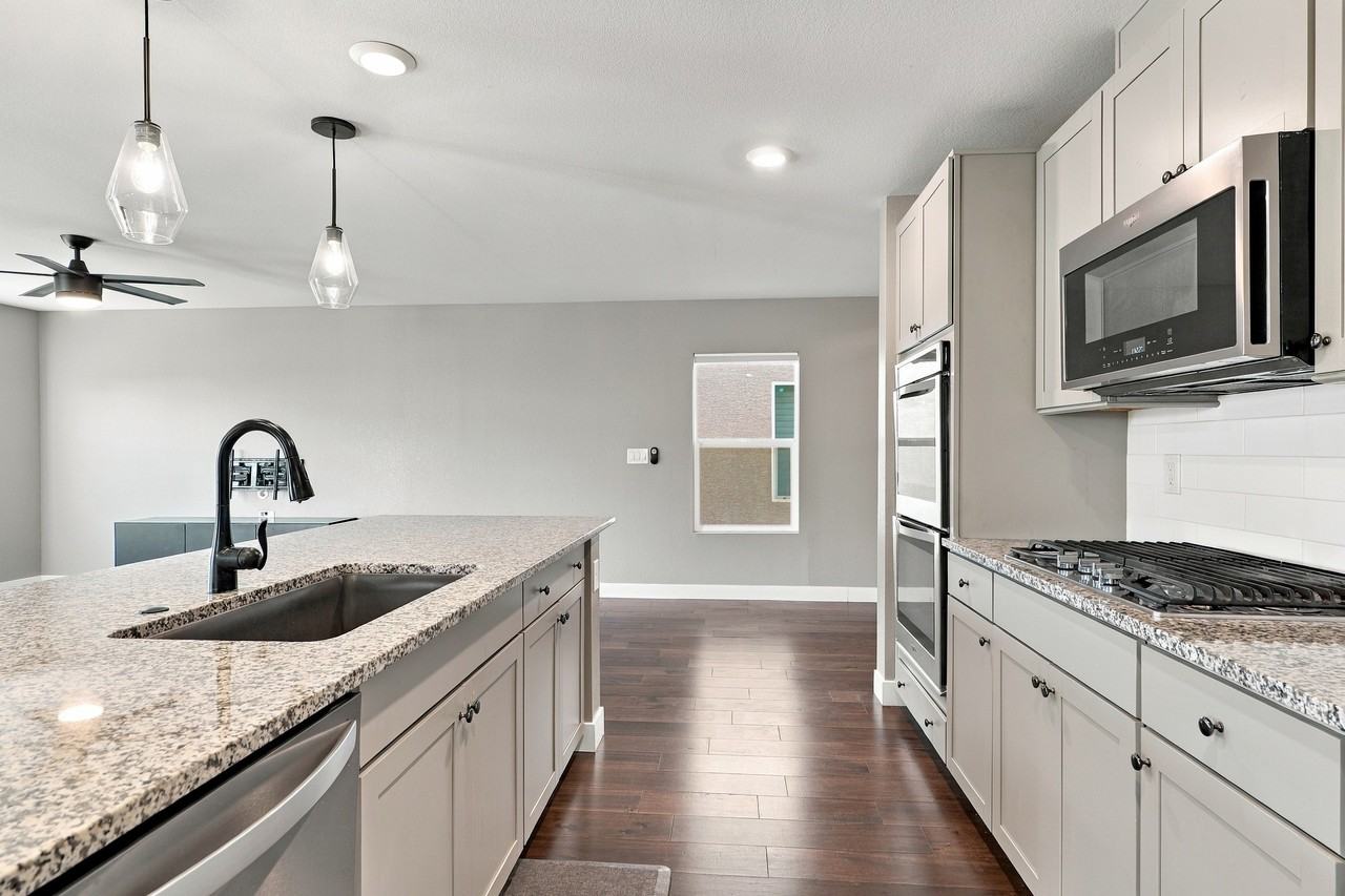 7930 Brookside Falls Ct #NA - Photo 4 of 39