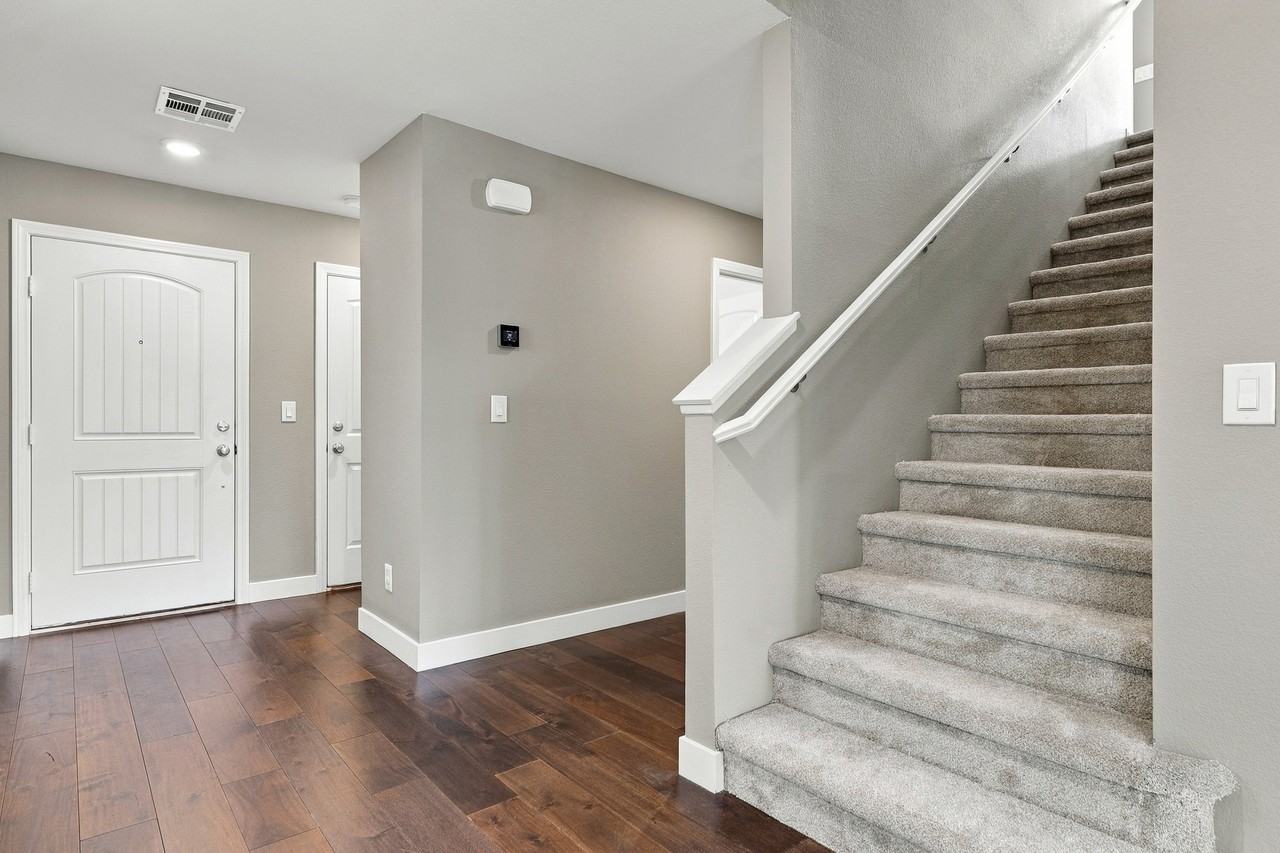 7930 Brookside Falls Ct #NA - Photo 7 of 39