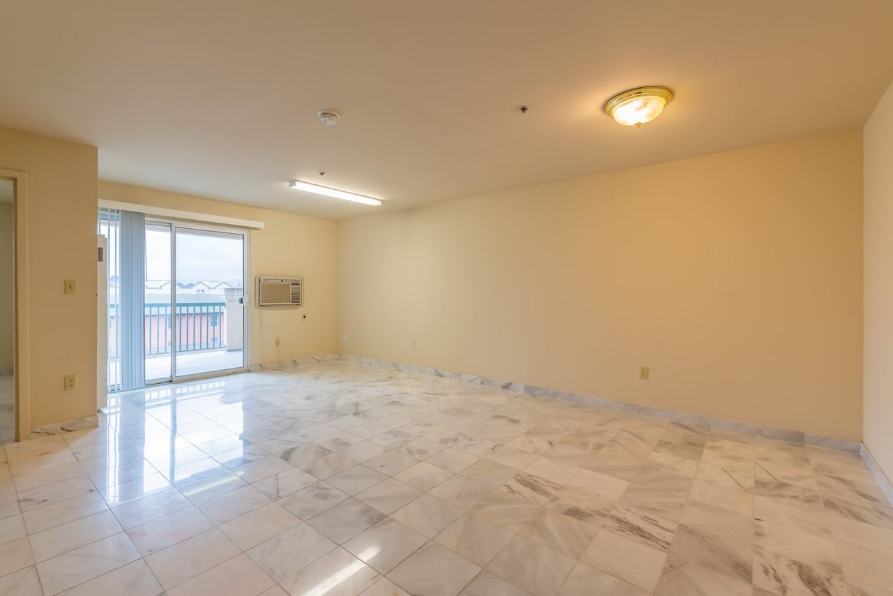 2175 California - Photo 5 of 7