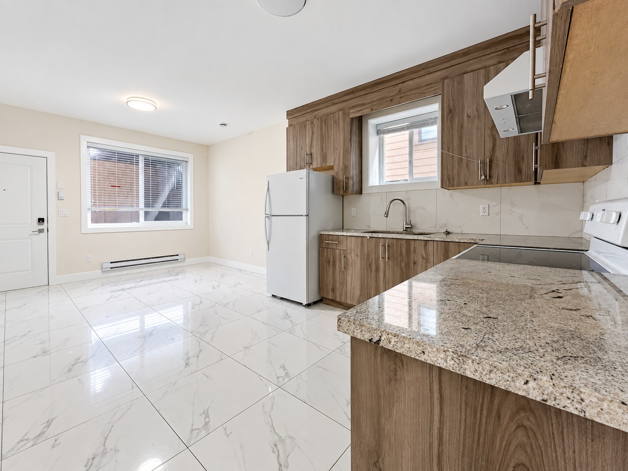 20549 70A Avenue - Photo 7 of 15