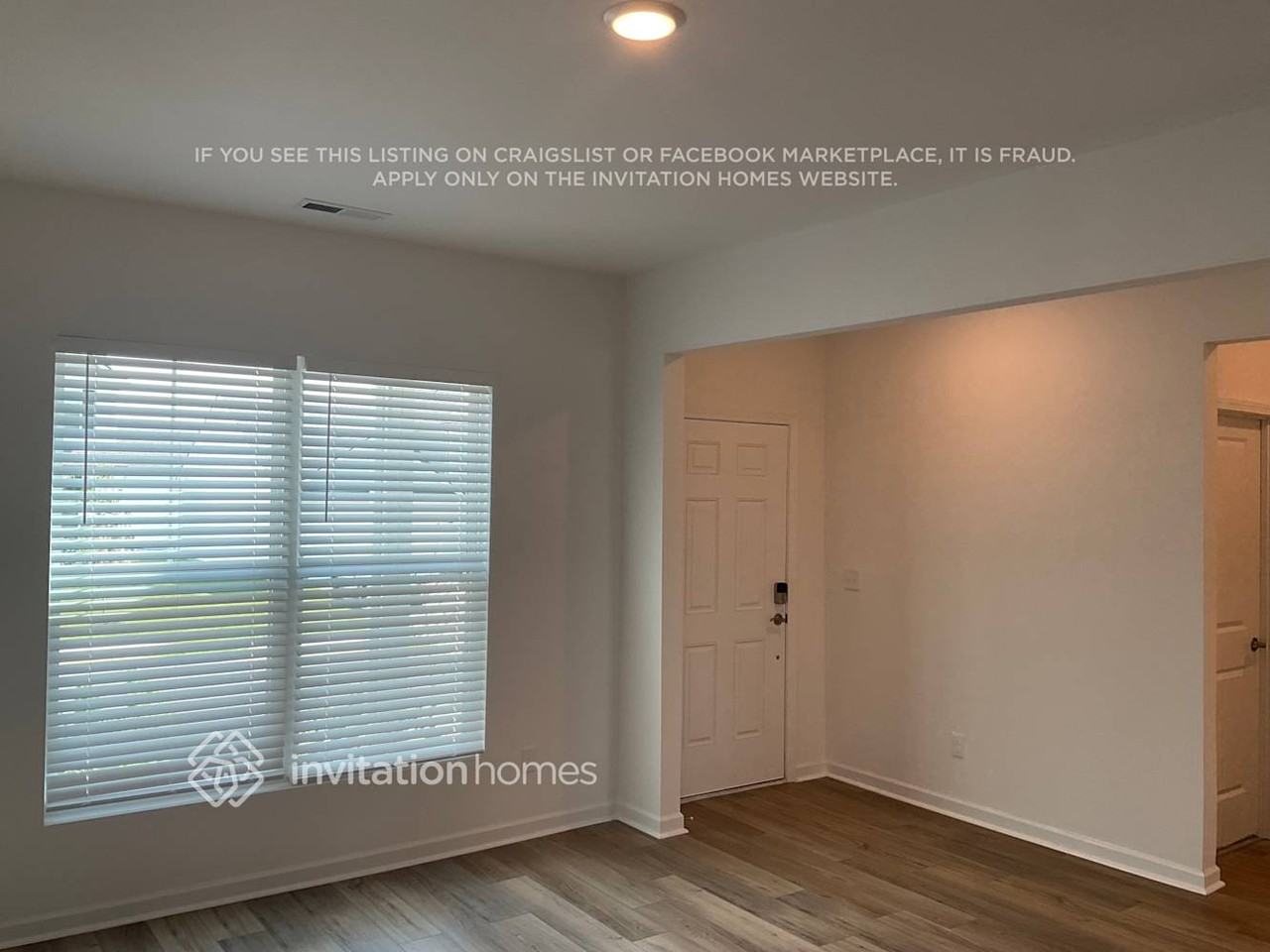 3814 Lantern Ln - Photo 2 of 20