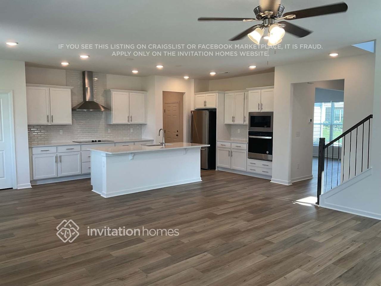 3814 Lantern Ln - Photo 4 of 20