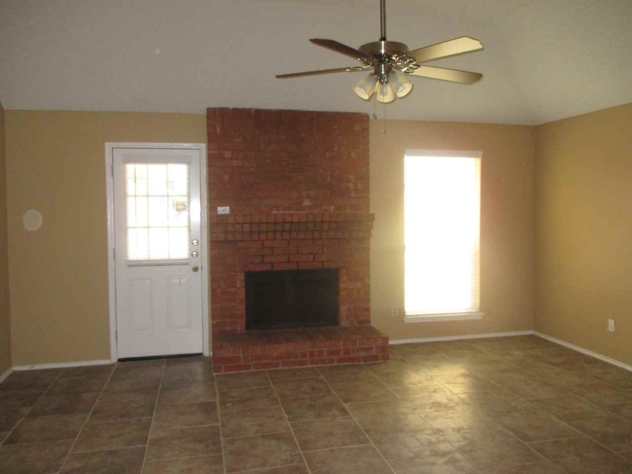 2941 Lawndale Dr - Photo 2 of 17