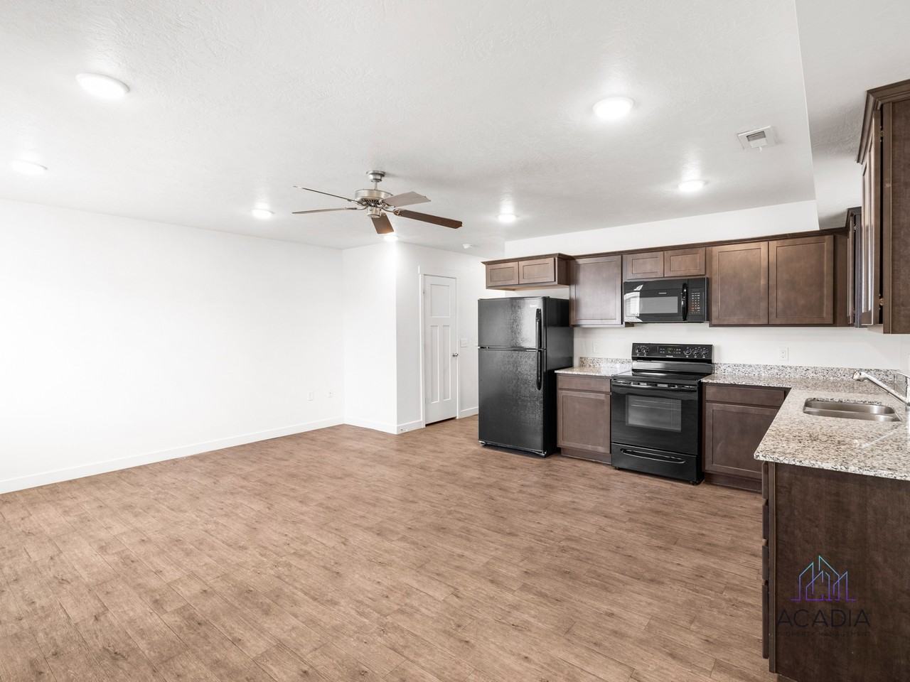 7427 W Laxey St - Photo 4 of 23