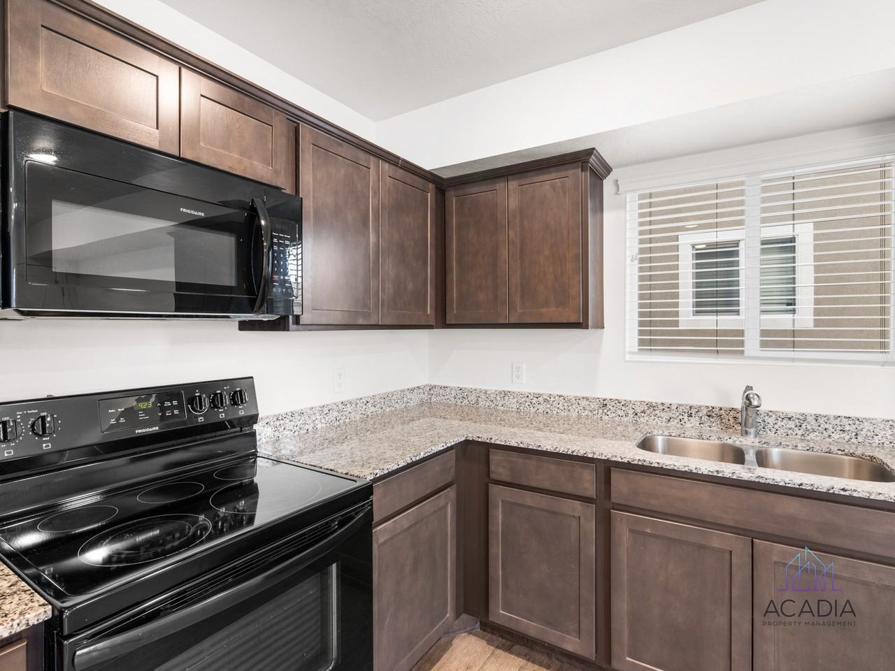 7427 W Laxey St - Photo 5 of 23