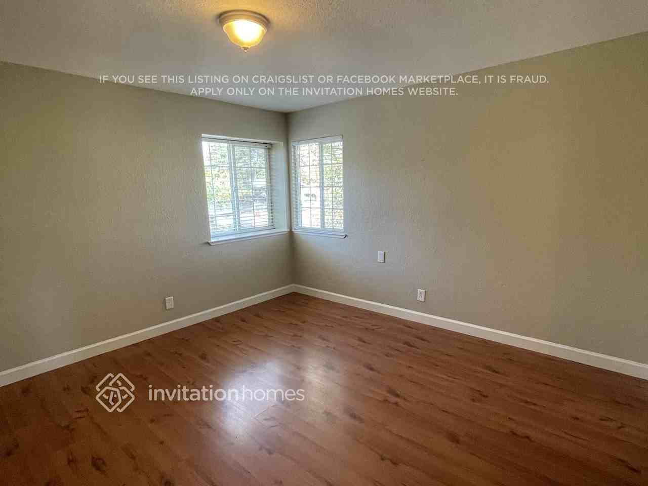 6948 10th St - Photo 4 of 10