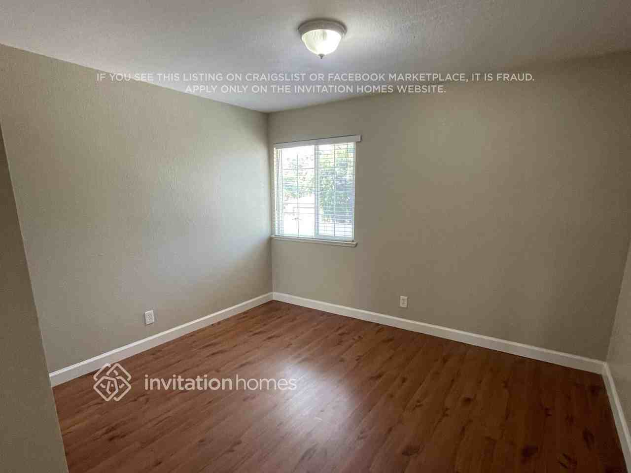 6948 10th St - Photo 5 of 10