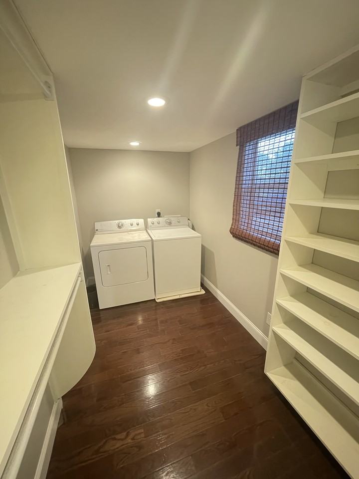 133 Brooks St - Photo 5 of 18