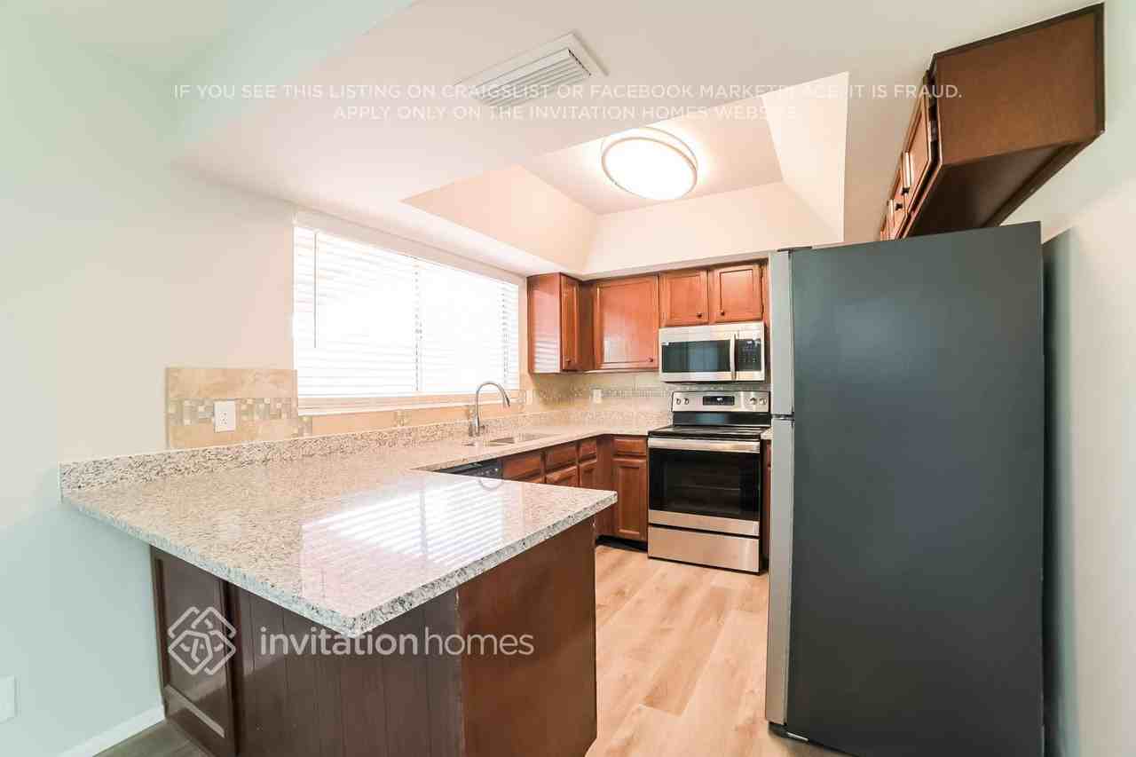 7625 W Turney Ave - Photo 5 of 15