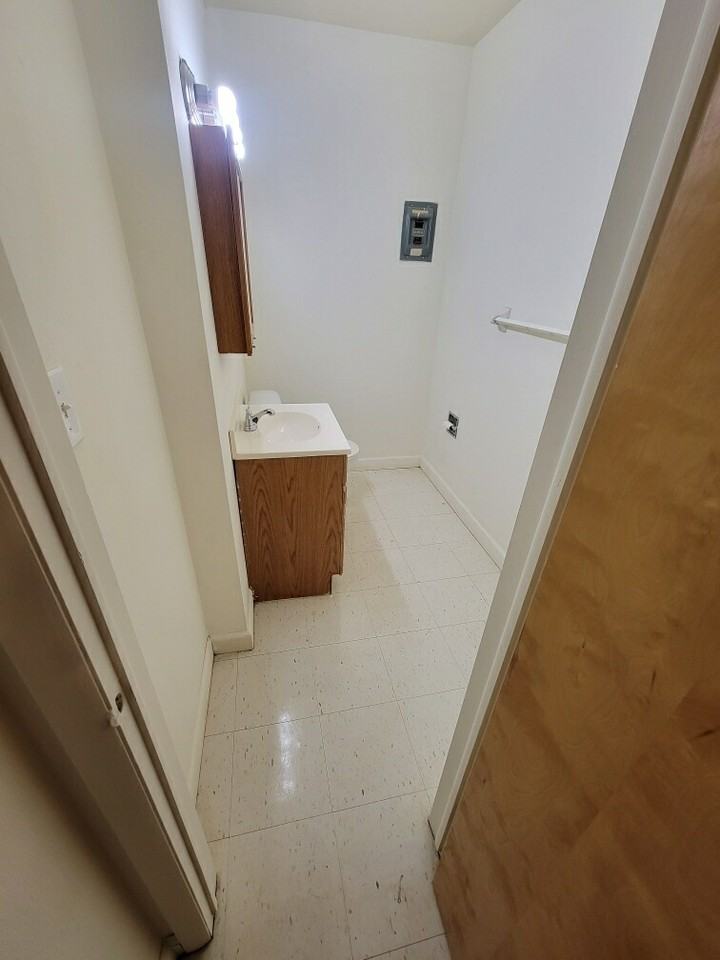 612 Walters St #612 - Photo 3 of 9
