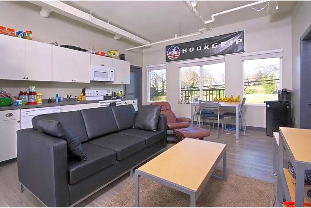 324 Vine St #8D - Photo 3 of 10