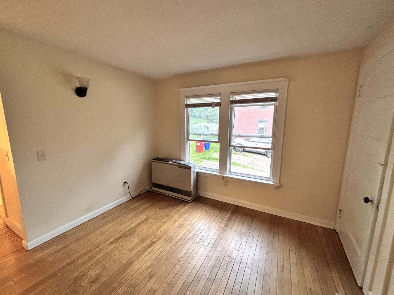 95 Union St #B - Photo 3 of 8