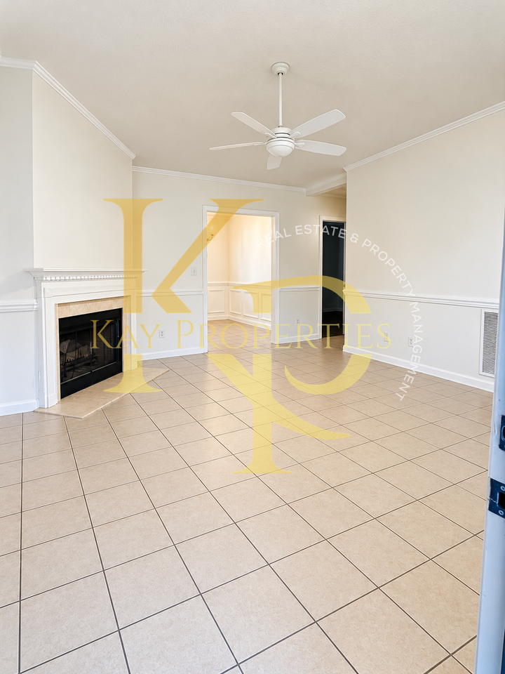 136 Creek Commons Ave - Photo 3 of 20