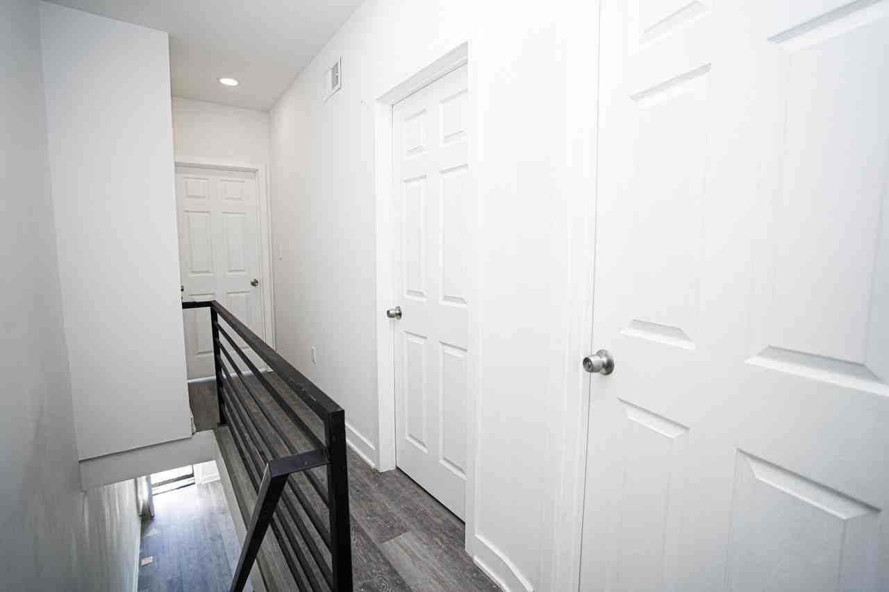 1721 W Lippincott St - Photo 2 of 11