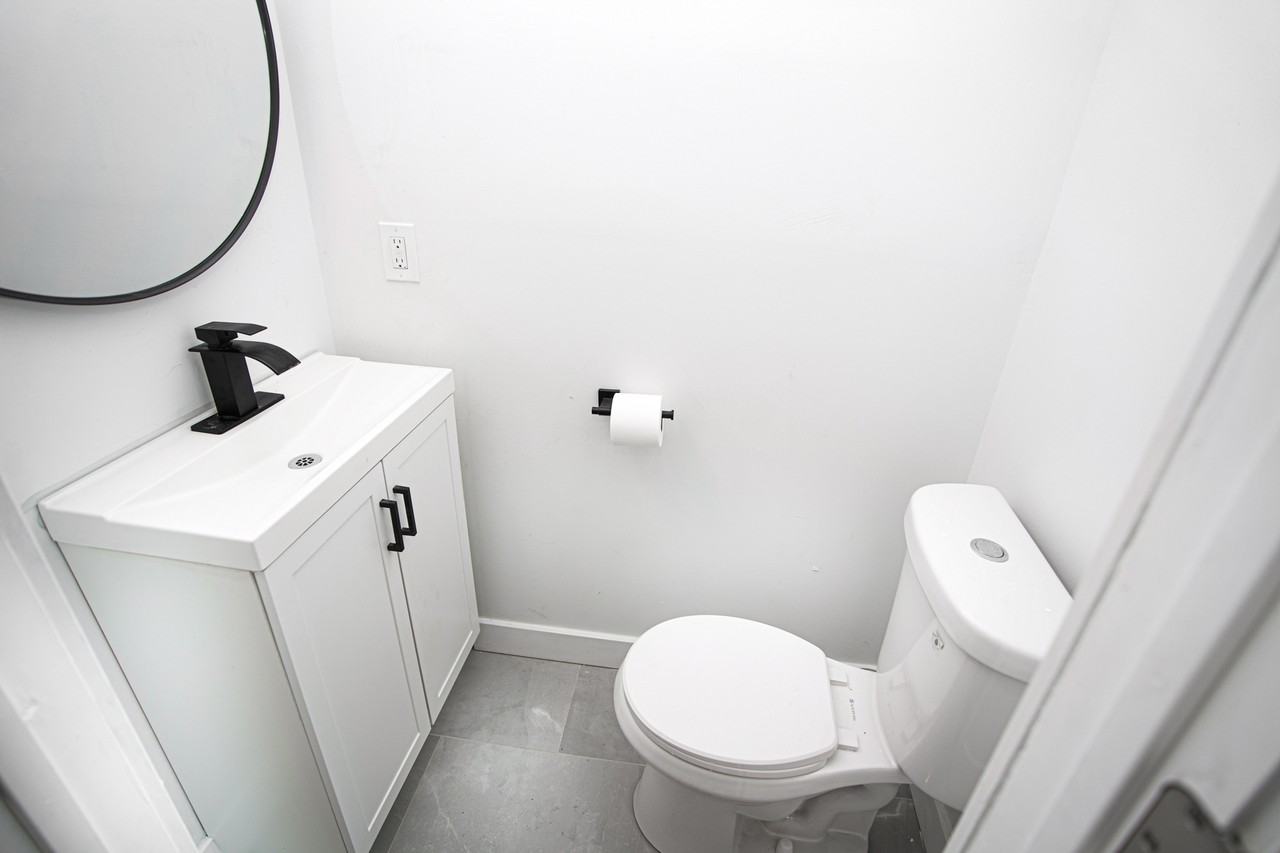 1721 W Lippincott St - Photo 3 of 11
