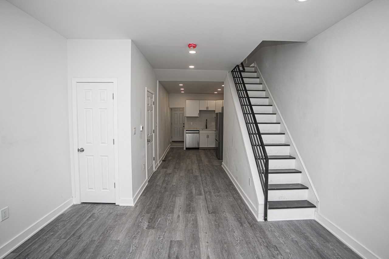 1721 W Lippincott St - Photo 7 of 11