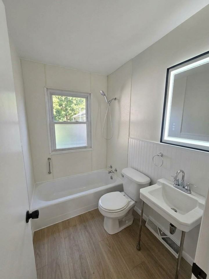 1531 Harrison St - Photo 4 of 7