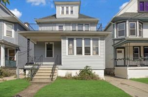featured image of 104 Grote St #4