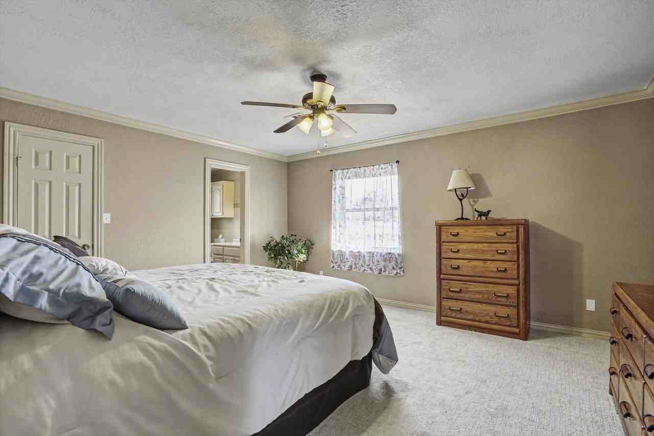 11549 S 49th West Ave - Photo 5 of 30