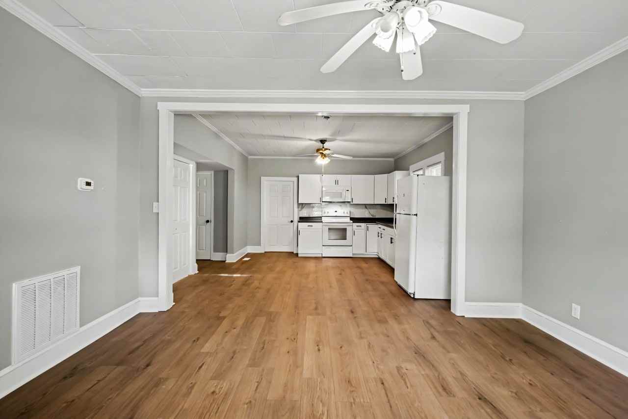 207 Short Morgan St - Photo 7 of 23