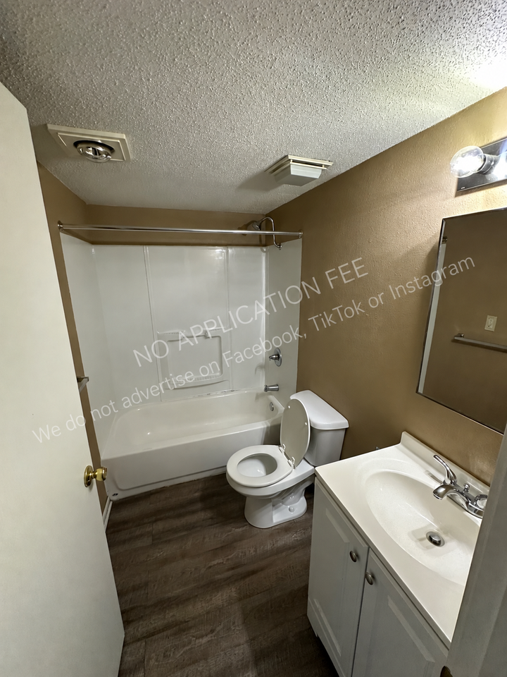 1518 W 14th St - Photo 5 of 8