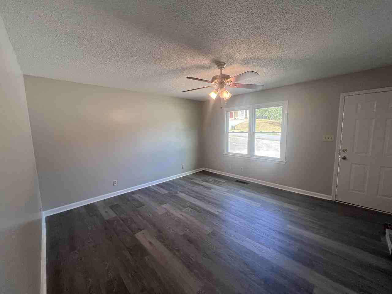 144 Colonial Dr - Photo 3 of 11