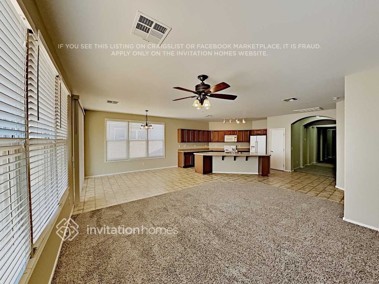 15120 W Mercer Ln - Photo 5 of 17