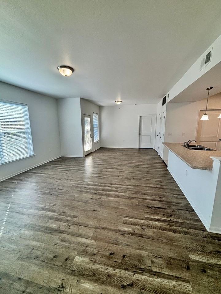 Renaissance Pointe - Photo 3 of 7