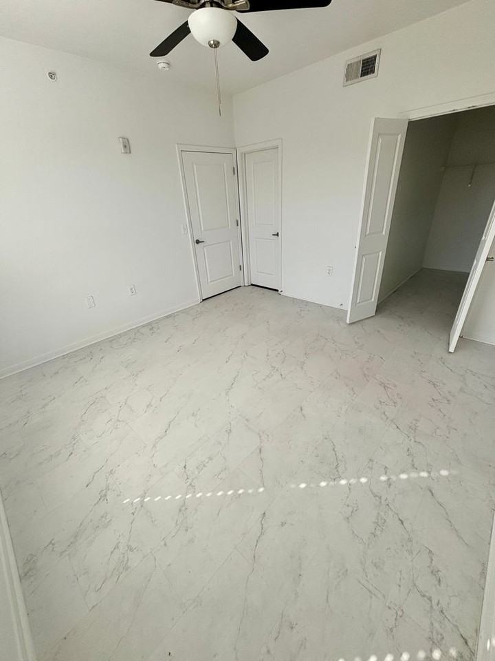 Renaissance Pointe - Photo 4 of 7