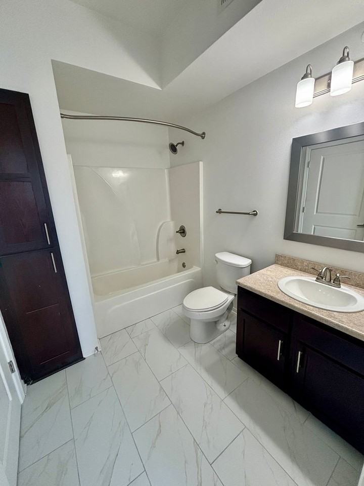 Renaissance Pointe - Photo 5 of 7