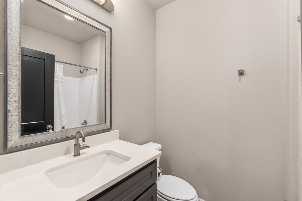 407 Aurora Ct #407 - Photo 5 of 28