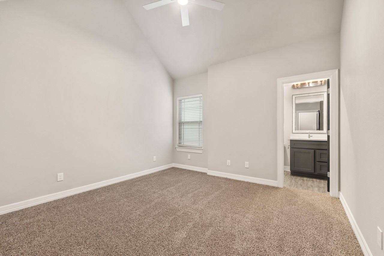 407 Aurora Ct #407 - Photo 6 of 28