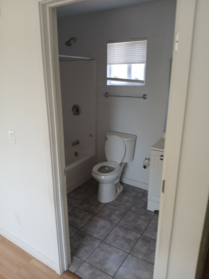 6657 7th Ave #6657 - Photo 5 of 9
