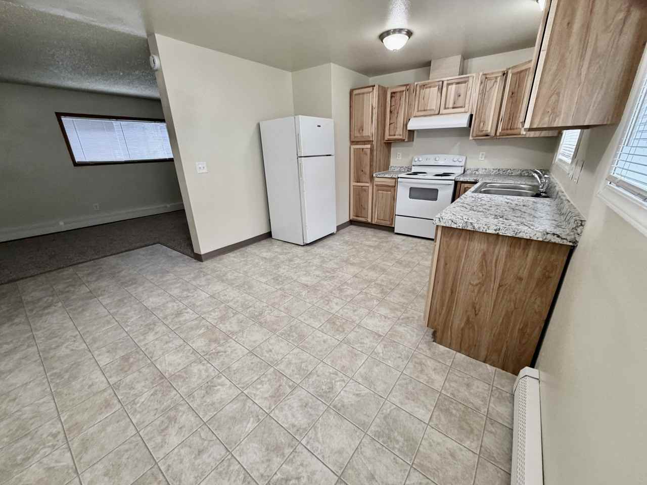 821 N Hoyt St #24-01 - Photo 2 of 10