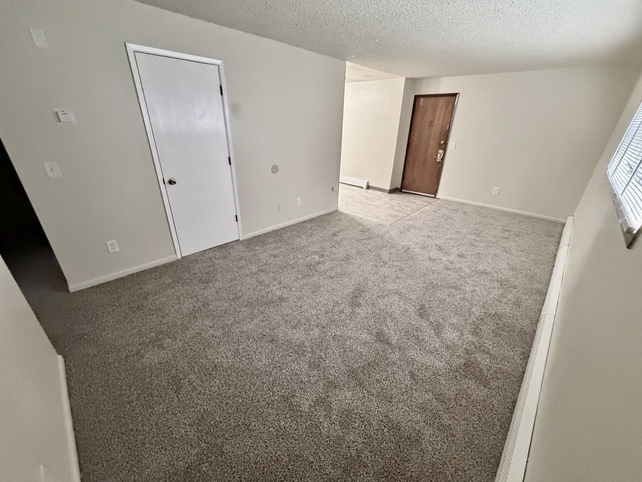 821 N Hoyt St #24-01 - Photo 3 of 10