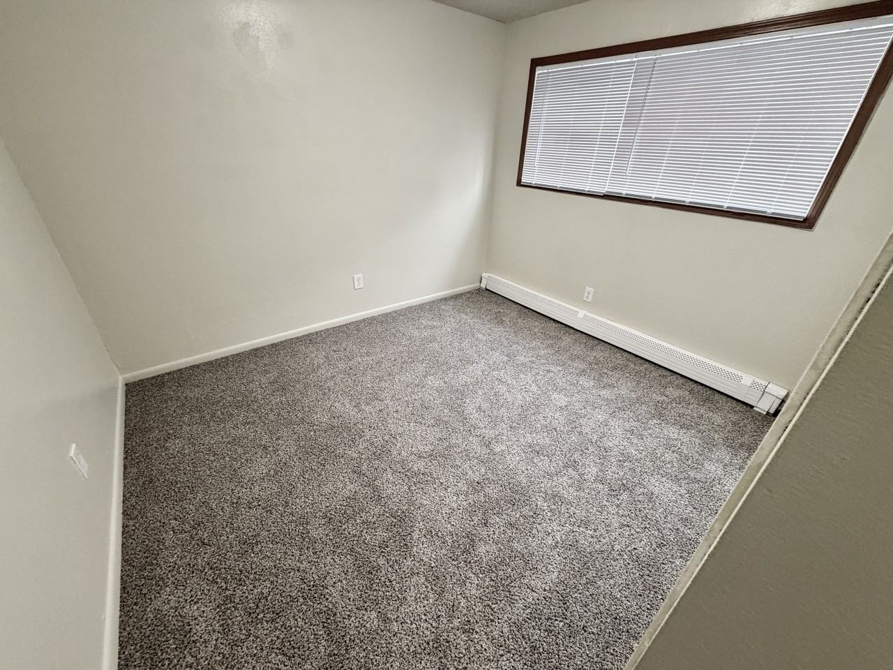 821 N Hoyt St #24-01 - Photo 5 of 10