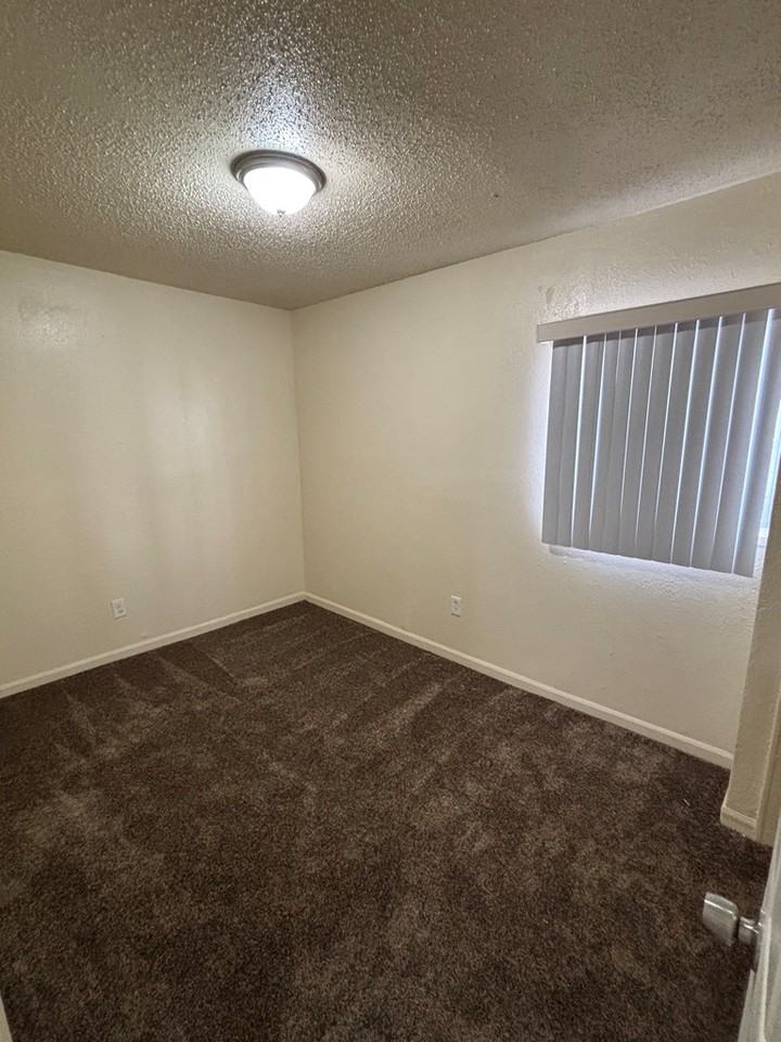 2935 1/2 Van Buren Place - Photo 7 of 13