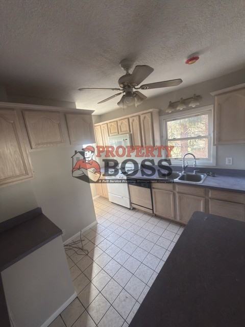 1943 Warwick Ave #1 - Photo 2 of 11