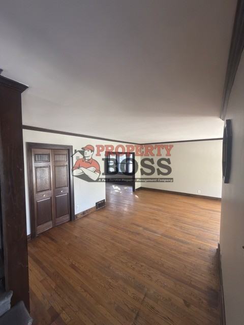 1943 Warwick Ave #1 - Photo 6 of 11